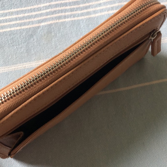 DOCKET Nine West Color Block Wallet - Picture 6 of 8